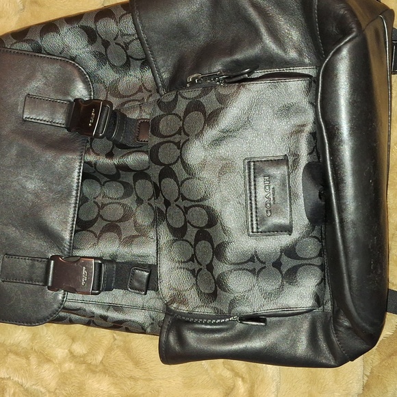 A coach bag gently use. - Picture 6 of 6